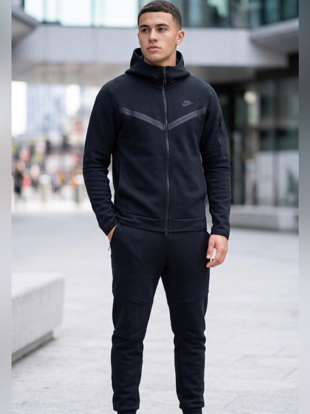 🏷️ Nike Sportswear Tech Fleece Full-Zip Hoodie - Black XXL  can fit XL
